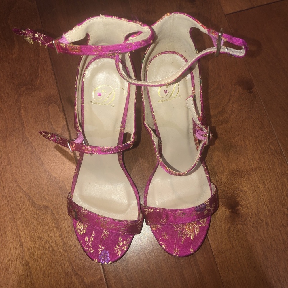 Pink heels - Picture 2 of 3